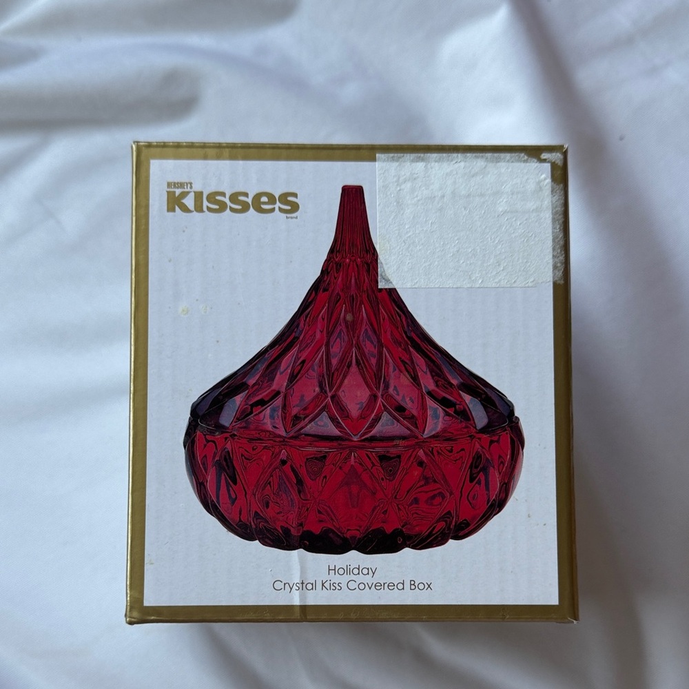 Kiss Red Crystal Kiss Covered Box Hersheys
